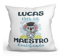 MUGFFINS Cojín Personalizable 40x40 cm para Maestro Relleno Incluído - En Español - Koalificados Personalizados - Regalo Original y Divertido