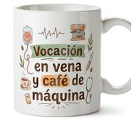 MUGFFINS regalo médico | Taza enfermera con frase Vocación en vena y café de máquina en Español 330 Ml/11 oz | Idea original para sanitarios, doctores y cuidadores | sanitarios v2