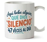 MUGFFINS regalo profesora divertida | regalo profesor divertido | taza profe Aquí bebe alguien que dice silencio 47 veces al día en Español 330 Ml | cerámica resistente | Profesorado v4