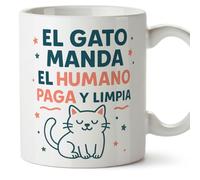 MUGFFINS Taza gato El gato manda el humano paga y limpia en Español | regalo original, tazas divertidas para regalar, humor, graciosas | 330 Ml / 11 oz | gatitos y perritos v1