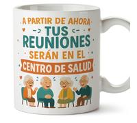 MUGFFINS taza regalo jubilación divertida | A partir de ahora tus reuniones serán en el centro de salud en Español | 330 Ml 11 oz | jubilacion v1