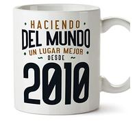 MUGFFINS Tazas 2010 Cumpleaños - En Español - Haciendo del Mundo un Lugar Mejor - 11 oz / 330 ml - Regalo original y divertido