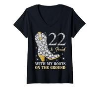 Mujer 22 & Proud with My Boots On The Ground 22 Años Cumpleaños Camiseta Cuello V