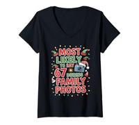 Mujer 67 Funny Christmas Meme Most Likely To Say 67 Family Photos Camiseta Cuello V