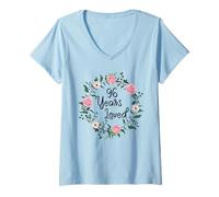 Mujer 96 Years Loved Men Women Floral 96 Years Old 96th Birthday Camiseta Cuello V