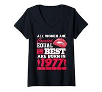 Mujer All Women Are Born In 1977 49 Years Old Funny 49th Birthday Camiseta Cuello V