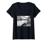 Mujer Autor Joan Didion Con Su Coche 1970 Por Julian Wasser Camiseta Cuello V