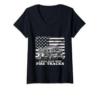 Mujer Bandera Divertida de Estados Unidos con Texto en inglés I Still Play with Fire Trucks Camiseta Cuello V