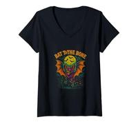 Mujer Bat To The Bone Scary Flying Bat Halloween Design Camiseta Cuello V
