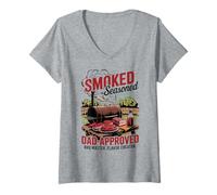 Mujer BBQ King of the Backyard - Padre ahumado y aprobado por papá Camiseta Cuello V