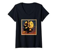 Mujer Bruja voladora con murciélagos bajo luna llena Camiseta Cuello V