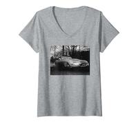 Mujer Bryan Forbes en su Coche Jaguar Tipo E 1961 Camiseta Cuello V