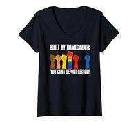 Mujer Built by Immigrants You Can't Deport History Pro Immigration Camiseta Cuello V