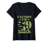 Mujer Camo Nine Birthday Boy, militar, novena fiesta, niños de 9 años Camiseta Cuello V