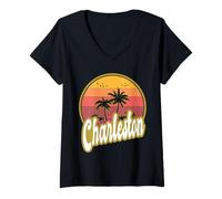 Mujer Charleston, Carolina del Sur, Playa, Retro, Puesta de Sol Camiseta Cuello V