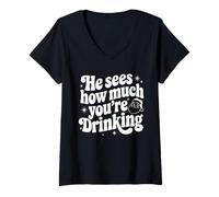 Mujer Cita sarcástica de Navidad He Sees How Much You'Re Drinking Camiseta Cuello V