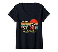 Mujer Classic EST. 2019 Limited Edition Vintage Year 2019 Birthday Camiseta Cuello V
