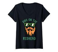 Mujer Dibs On The Redhead Ginger Beard Día De San Patricio Cabello Camiseta Cuello V