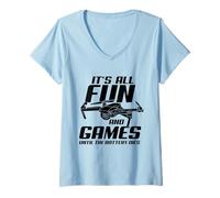 Mujer Drone Pilot It's All Fun and Games FPV Quadcopter Drones Camiseta Cuello V