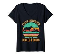 Mujer Easily Distracted by Dholes & Books Retro Wild Dogs Lover Camiseta Cuello V