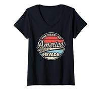 Mujer El corazón de América Late en Nevada Retro USA State Camiseta Cuello V