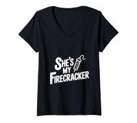Mujer Ella es mi Novia petardo para el Día de la Independencia Camiseta Cuello V