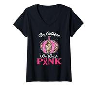 Mujer En octubre usamos calabazas rosadas Concientización sobre el cáncer de mama Camiseta Cuello V