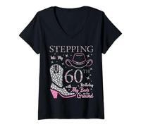 Mujer Entrando en mi 60 cumpleaños con mis botas en el suelo Camiseta Cuello V