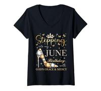 Mujer Entrando en mi cumpleaños de Junio con la Gracia y la Misericordia de Dios Camiseta Cuello V