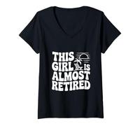 Mujer Esta Chica está Casi jubilada Humor Divertido de jubilación Camiseta Cuello V