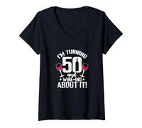 Mujer Estoy cumpliendo 50 años y viniendo al respecto! Camiseta Cuello V