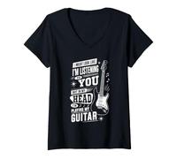 Mujer Estoy Escuchando Pero Tocando la Guitarra en mi Cabeza Música Humor Camiseta Cuello V