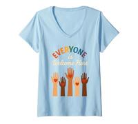 Mujer Everyone Is Welcome Here Unidad Manos Corazones Inclusión Camiseta Cuello V