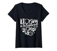 Mujer Fe Cristiana Enfermera Enfermería en el Nombre de Jesús Camiseta Cuello V