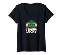 Mujer Feeling Lucky Retro Casino Humor St Patricks Day Vibes Camiseta Cuello V