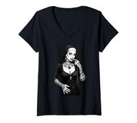 Mujer Figura femenina gótica en hábito con arte de serpiente y cruz Camiseta Cuello V