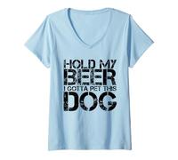 Mujer Funny Hold My Beer Pet Dog Lover Perros Cervezas Beber Humor Camiseta Cuello V