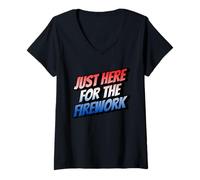 Mujer Funny I'm Just Here For The Fireworks 4th Of July Couple Camiseta Cuello V