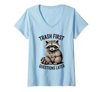 Mujer Funny Raccoon Meme Humor Trash Primeras preguntas Más tarde Diversión Camiseta Cuello V