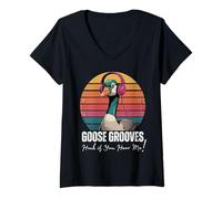 Mujer Goose Listening to Music Autism Sensory Support Goose Lover Camiseta Cuello V