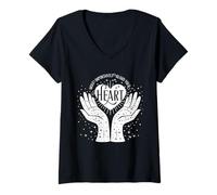 Mujer Guarda tu corazón Manos Celestiales Cósmicas Bruja Mágica Camiseta Cuello V