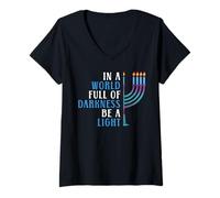 Mujer Hanukkah En el Mundo Lleno de Oscuridad ser una luz Chanukah Camiseta Cuello V