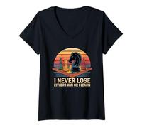 Mujer I Never Lose Juego de ajedrez Sunset Jugador Mentalidad Hobby Ajedrez Camiseta Cuello V
