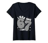 Mujer I Was 6 Now I Am 7 Groovy Retro Checkered 7th Birthday Party Camiseta Cuello V