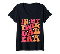 Mujer In My Twin Dad Era Funny Father's Day For New Dad of Twins Camiseta Cuello V