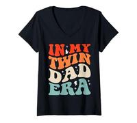 Mujer In My Twin Dad Era Funny Father's Day For New Dad of Twins Camiseta Cuello V