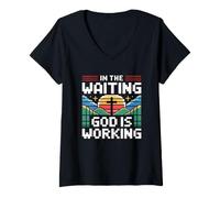 Mujer In The Waiting God Is Working Camiseta Cuello V