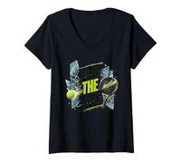 Mujer Juega A «The Wall»: Un Divertido Juego De Palabras sobre El Camiseta Cuello V