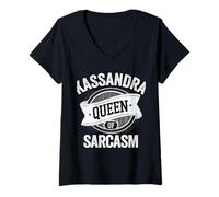 Mujer Kassandra Cute Queen of Sarcasm Kassandra Name Camiseta Cuello V