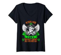 Mujer Kiss Me I'm A Tattoo Artist Skull Funny St Patricks Day Camiseta Cuello V